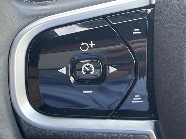 【全車速対応アダプティブクルーズコントロール】ミリ波レーダー+ステレオカメラ+赤外線により前方車輌を認識し、速度や車間距離を維持・調整。高速道路走行時や渋滞時にドライバーの負担を大幅に軽減します。