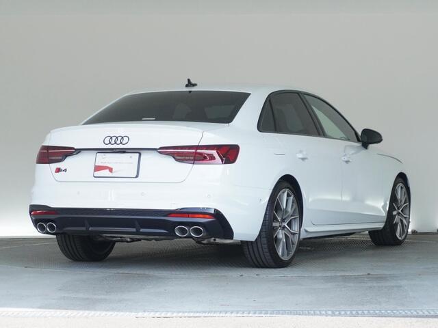 弊社アウディジャパン販売のグループ店舗（Audi Approved Automobile有明・世田谷・調布・江戸川・箕面・大阪南・堺）の車両は当店でご購入可能です。店舗間の輸送費用サービス。