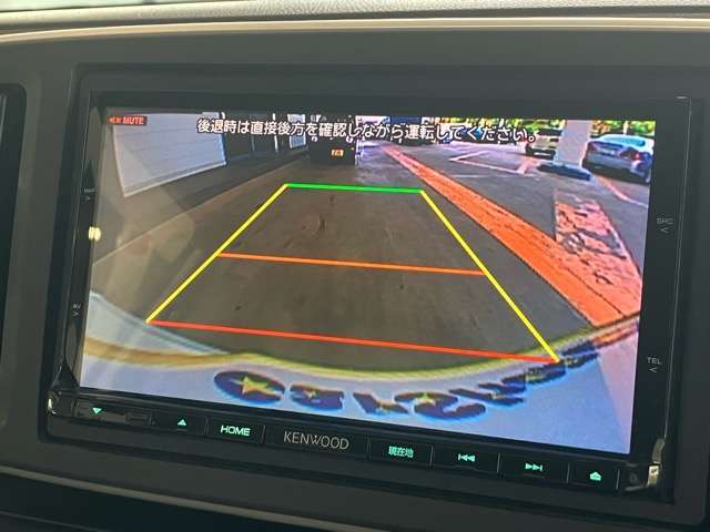 【バックカメラ】　　運転が苦手な方も安心して駐車することができます♪安全性もいいです♪