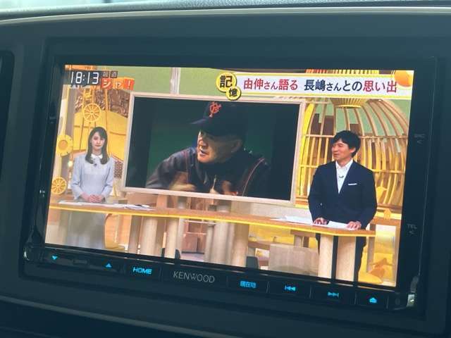【地デジナビ】　　地デジナビが装備されており、DVD再生、Bluetoothなど幅広いメディアに対応しております♪目的地にも迷わず行けます♪