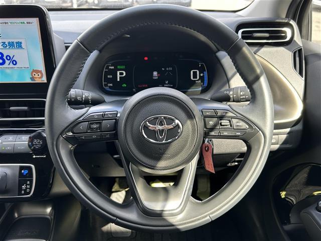 【ハンドルまわり】スタイリッシュな見た目で、ドライブも楽しくなりますね。