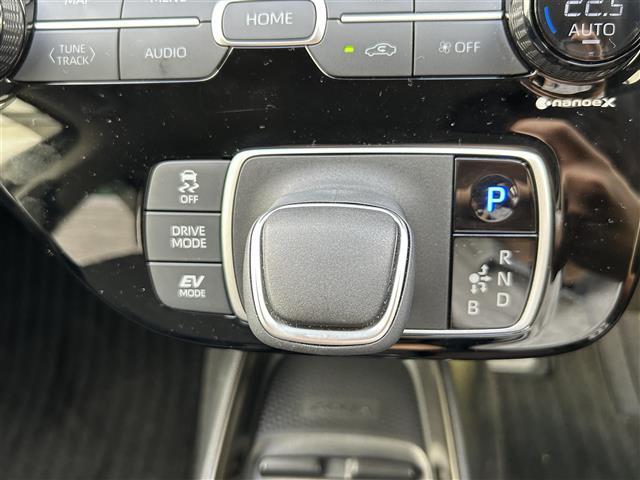 【シフトレバー】シフトも操作しやすく快適なドライブを楽しんでいただけます♪