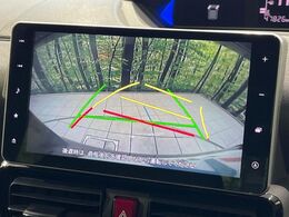 【バックカメラ】駐車時に後方がリアルタイム映像で確認できます。大型商業施設や立体駐車場での駐車時や、夜間のバック時に大活躍！運転スキルに関わらず、今や必須となった装備のひとつです！