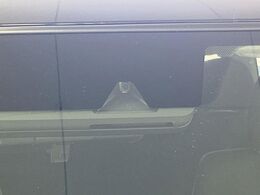 【トヨタセーフティセンス】走行中に前方の車両等を認識し、衝突しそうな時は警報とブレーキで衝突回避と被害軽減をアシスト。より安全にドライブをお楽しみいただけます。