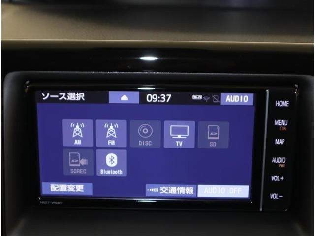 Bluetooth付きナビゲーション、携帯電話からの音楽再生なども楽しめます。