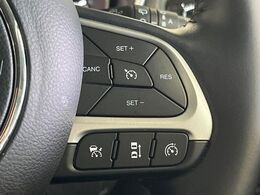 ●レーダークルーズコントロール：前の車との車間距離を一定にとりつつ、一定速度で自動走行してくれる次世代のクルーズコントロール！主に高速道路や自動車専用道路で使用する便利な機能です！
