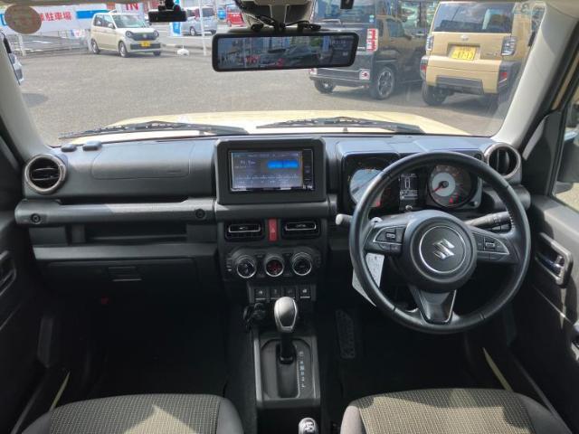 WECARSでは各商談席に大型モニターをご用意しております！見やすい大画面でゆったりと全国の在庫をご覧いただけます！是非ご来店お待ちしております！