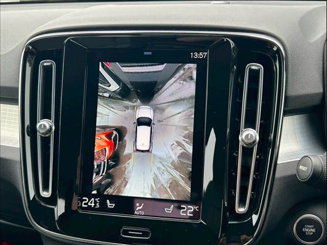 「アラウンドビューモニター」を装備で駐車が苦手な方でも安心です。