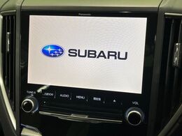 【純正ナビ】人気の純正ナビを装備しております。ナビの使いやすさはもちろん、オーディオ機能も充実！キャンプや旅行はもちろん、通勤や買い物など普段のドライブも楽しくなるはず♪