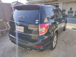 マフラーは2本出しです