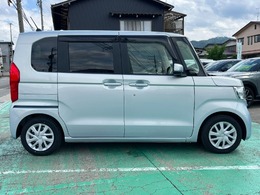 スライドドア付き！乗り降りが楽々になりますよ♪