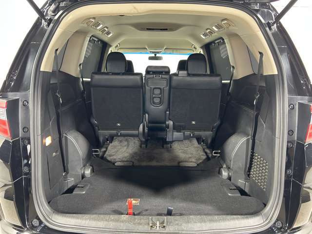 荷台スペース【内装エクステリア】店舗にて現車の確認も頂けますので、お電話で在庫のご確認の上是非ご来店くださいませ！！！【跳ね上げ式/埋め込み式】でスペース確保ができますね！！
