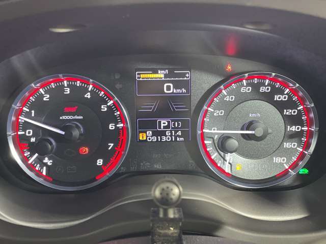 【スピードメーター】『スピードメーター』の画像になります。メーターがシンプルで見やすく運転しやすいですね！