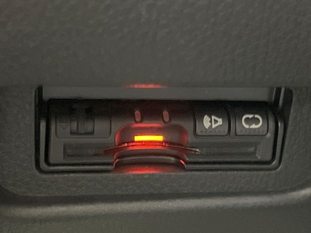 【ETC】高速道路の料金所をストレスなく通過！話題のスポットやサービスエリアに多い「スマートIC」利用時は必須のアイテムです。当店でセットアップを実施、ご納車当日からすぐにご利用いただけます！