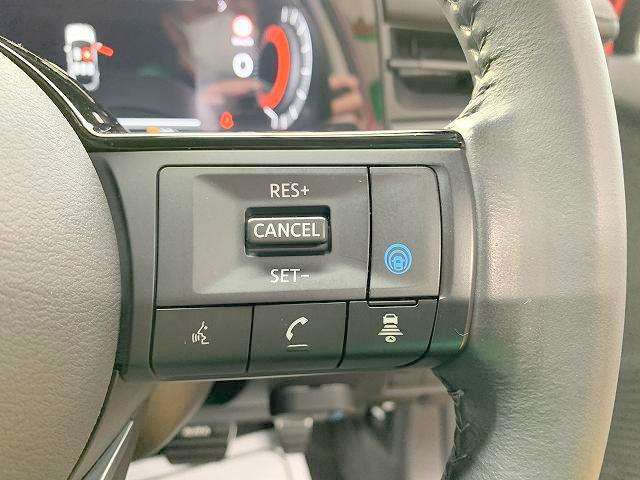 プロパイロット・アダプティブクルーズ付きで長距離移動も楽々！燃費の向上も図れます！便利ですよね♪