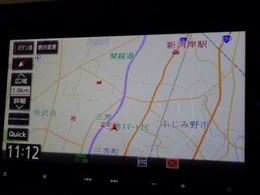 【ナビゲーション】純正メモリーナビ（VXM-204VFi）を装備しております。