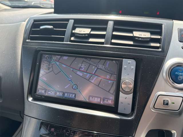 内外装につきましては、熟練のスタッフが真心込めて丁寧に車内清掃、外装磨きを致します。鉄粉を除去してポリッシャーバフで綺麗に磨いた車はもちろん他社とは比べ物にならない綺麗な内外装です。