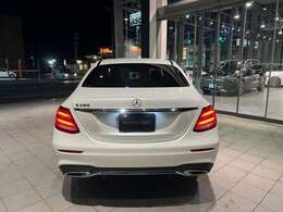 ＊メルセデスの定める100項目にも及ぶ基準を満たす、信頼のサーティファイドカー！！　2年間・走行距離無制限の保証付き！