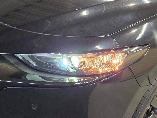 LEDヘッドライト装備！夜間もばっちり照らします。　発光色が太陽光に近い「白」でとても明るい、LEDヘッドライトを採用。