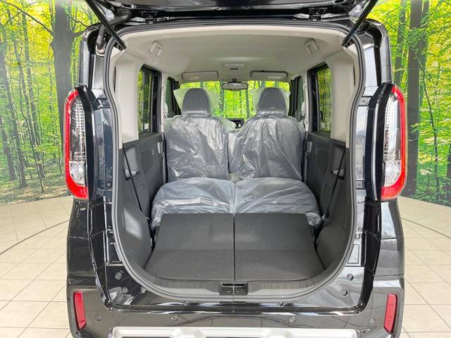 普段のお買い物や通勤、送迎等に十分な荷室スペースを確保しております。セカンドシートを倒すと、大きな荷物の積載も可能です♪