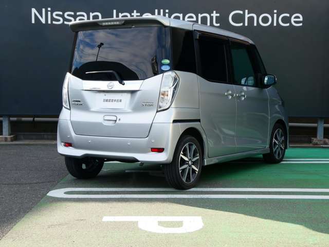 ブーメランシェイプのテールランプは躍動感がありカッコイイです♪