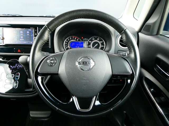 ちょうどいい大きさのハンドルです♪スイスイ運転できますよ♪