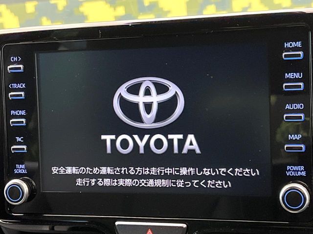 【ナビ機能付き8型ディスプレイオーディオ】ナビ機能搭載の他、お持ちのスマートフォンと連携して、ナビやbluetoothでの音楽再生が可能です♪デザインはもちろん操作性も良好！