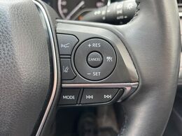 【レーダークルーズコントロール】高速道路での長距離走行が楽に！！自動で速度を保つクルーズコントロールが、衝突軽減システムと連携し、前方の車両を感知して車間を保つように速度調節してくれます！！