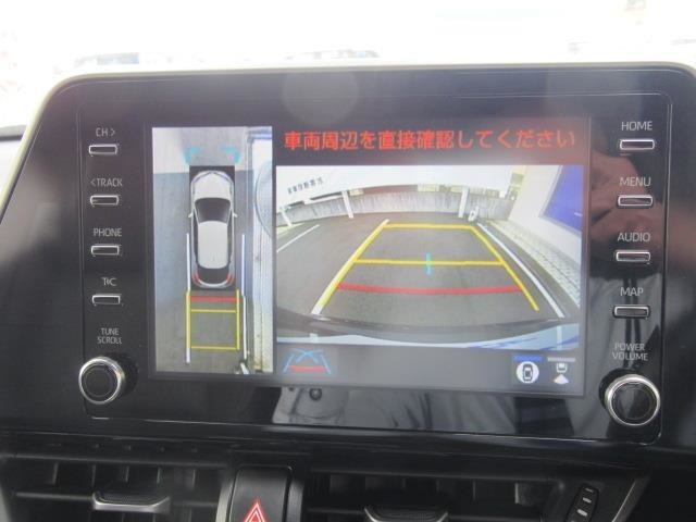 バックガイドモニターで、後方を確認しながら安心して駐車することができます。運転初心者も熟練者も必須の機能ですよ！