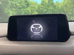 【メーカー純正ナビ】インテリアに溶け込むスタイリッシュな「専用設計」メーカーナビを装備♪視認性や操作性など基本性能にも優れ、より上質なカーライフをお楽しみいただけます。