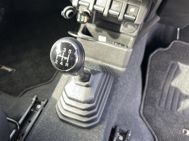 【シフトレバー】シフトも操作しやすく快適なドライブを楽しんでいただけます！