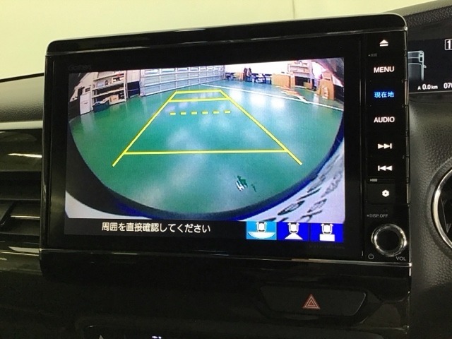 バックモニター付きで車庫入れも安心【カメラアングルは3パターンから選べます】知らない道でも安心して楽しくお出かけができます