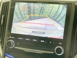 【バックカメラ】駐車時に後方がリアルタイム映像で確認できます。大型商業施設や立体駐車場での駐車時や、夜間のバック時に大活躍！運転スキルに関わらず、今や必須となった装備のひとつです！