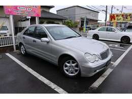 マニアの方より買い取りました！綺麗なのと低走行なのが自慢です！フル装備！パワーシート！クルコン！キーレス！タイヤ山が無いので新品入れます！外車の為現状渡しとさせて頂きます。試乗可能です！1台限定です！