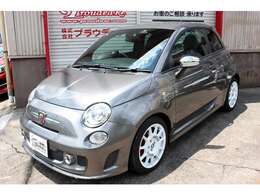 外装に目立つ傷や凹みはありません！綺麗なボディにはコーティング施工をお勧めいたします！