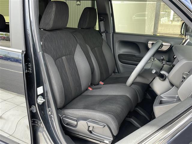 【運転席】『運転席周辺』の画像になります。写真の内容に関してご不明点、ご質問等がございましたらお気軽にガリバー店舗までお問い合わせください。