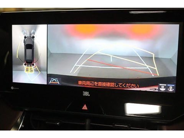 『全周囲モニター』　車両周辺の映像も表示するので、より安心です！