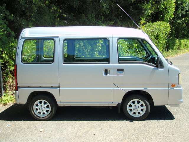 ウィークポイントをおさえた納車前整備を行います！機関系はもちろんのこと室内の装備なども含めた80項目以上の整備を行います！熟練の整備士が心を込めて点検・整備致します