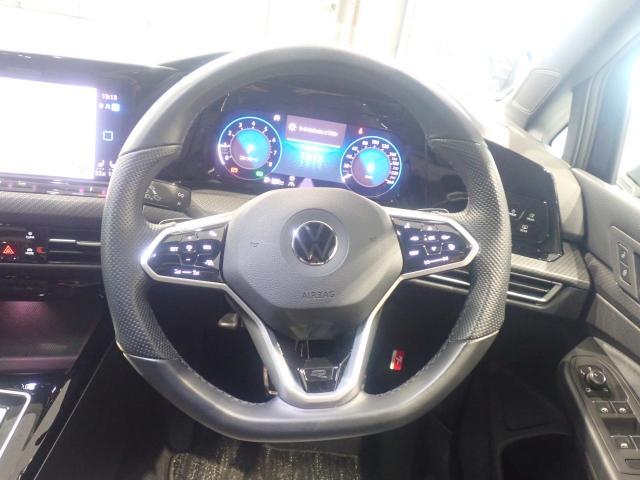 ハンドルは軽やかに回り　気持ちよく運転が出来ます