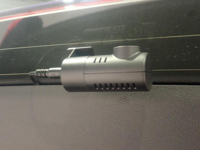 リアドライブレコーダー付き(社外）万一の時に画像が残るので安心です。