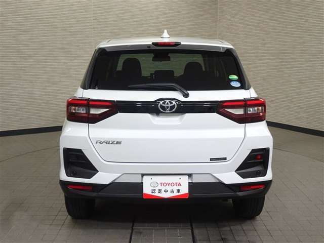 バックカメラが付いているので後方確認が非常にしやすいです。今や運転初心者も熟練者も必須装備！ついていて損はないですね♪