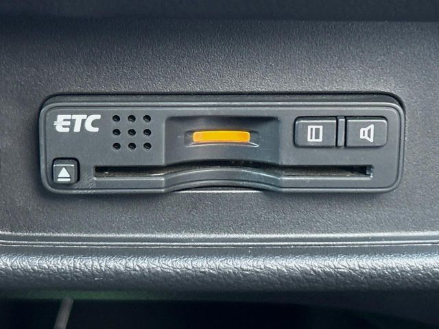 【ETC】高速道路の料金所をストレスなく通過！話題のスポットやサービスエリアに多い「スマートIC」利用時は必須のアイテムです。当店でセットアップを実施、ご納車当日からすぐにご利用いただけます！