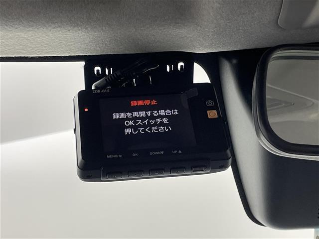 【ドライブレコーダー】映像・音声などの運転中の記録を残します。事故などを起こした起こされた時の証拠になりえますので、もしも時でも安心ですね。