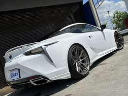 カスタム多数のLC500の入庫です！人気グレードのSパッケージです！