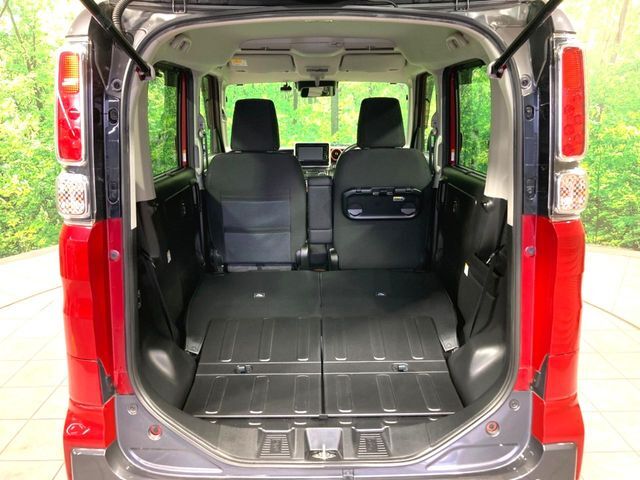 普段のお買い物や通勤、送迎等に十分な荷室スペースを確保しております。セカンドシートを倒すと、大きな荷物の積載も可能です♪
