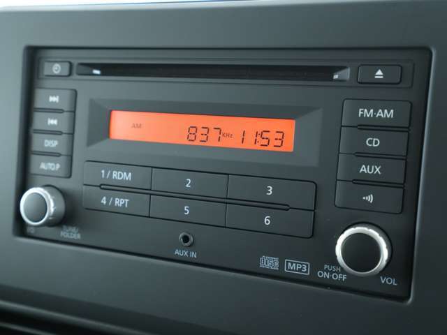 CDオーディオ搭載！お持ちの音楽CDを長距離ドライブのお供に楽しむことが出来ます♪