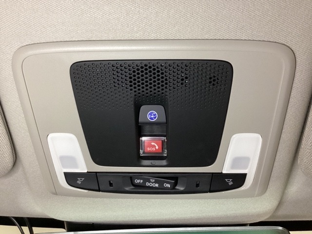 Honda CONNECT搭載車です。「Honda Total Care プレミアム」に加入頂くと、「緊急サポートセンター」や「Honda ALSOK駆けつけサービス」などのサービスが受けられます。