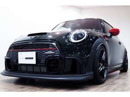 正規ディーラー車　BMW MINI ジョンクーパーワークス3ドア　右ハンドル　レベル・グリーン/ダイナミカ・レザー・コンビネーション　カ-ボンシート