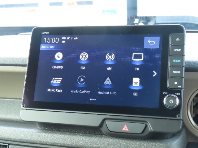 CD、DVD対応。フルセグ視聴やブルートゥースで音楽が聴けます。