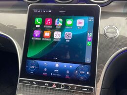 ●AppleCarPlay：スマホとの有線接続で、ナビ・オーディオ再生などスマホのアプリ機能が画面でも使える便利機能です！